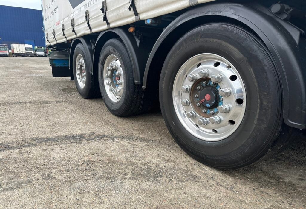 2015 Koegel Cargo S 24-1 Blache