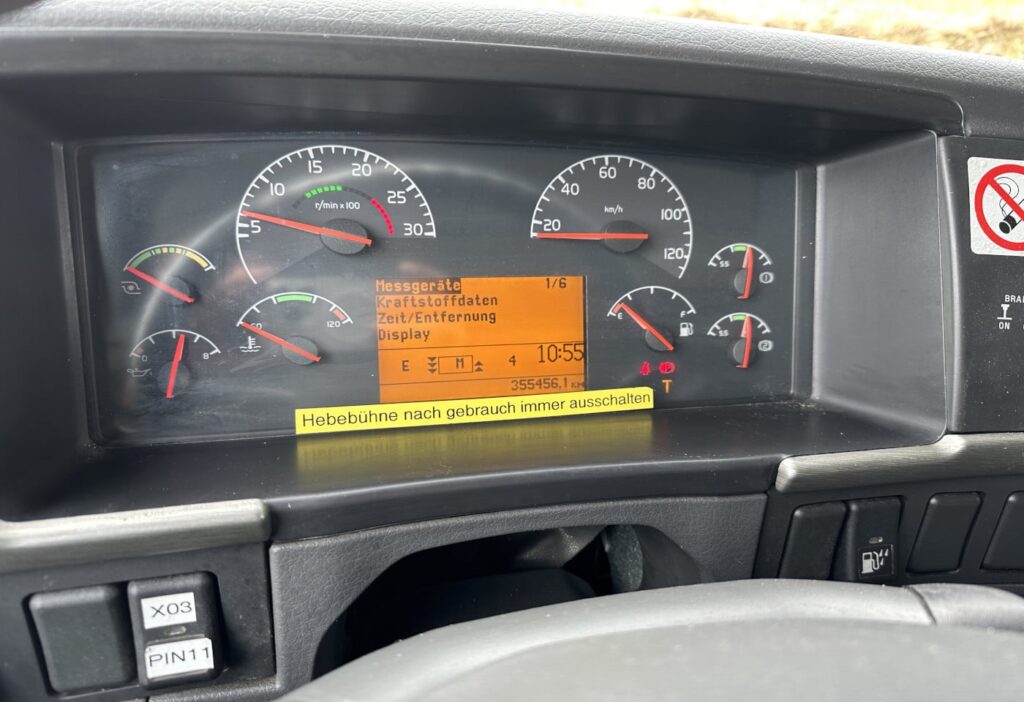 2004 Volvo FM-340 4x2 Kasten / HB
