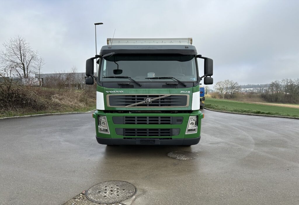 2004 Volvo FM-340 4x2 Kasten / HB