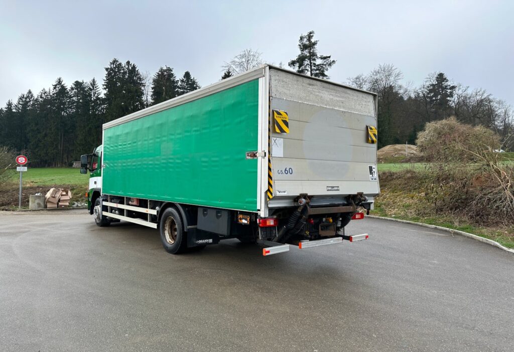2004 Volvo FM-340 4x2 Kasten / HB