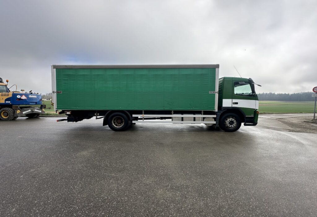 2004 Volvo FM-340 4x2 Kasten / HB