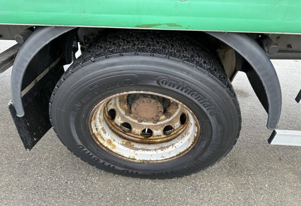 2004 Volvo FM-340 4x2 Kasten / HB