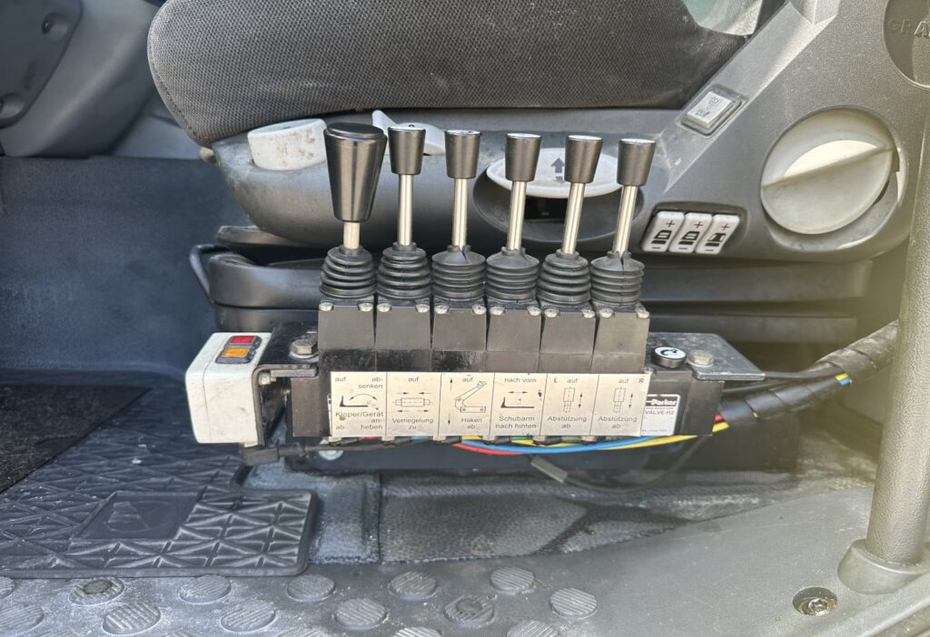 2006 MB-Actros 3244 8x4 Hakengerät
