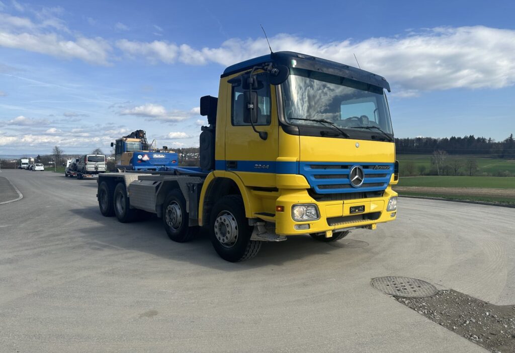 2006 MB-Actros 3244 8x4 Hakengerät