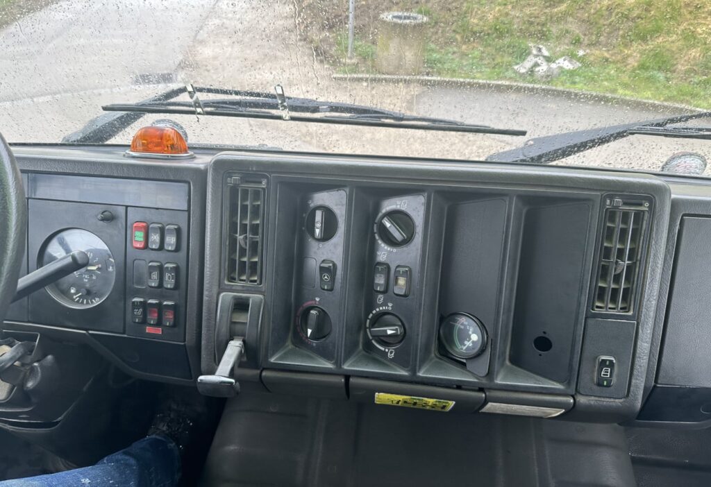 1995 MB-2544 6x4/4 Kipper / Kran