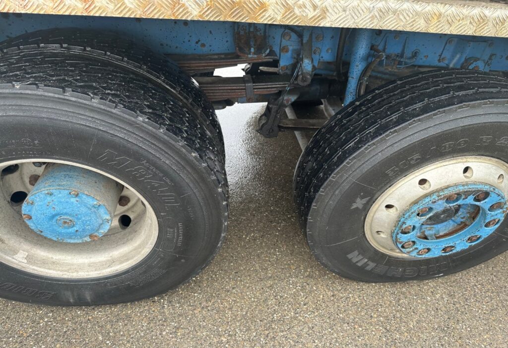 1995 MB-2544 6x4/4 Kipper / Kran