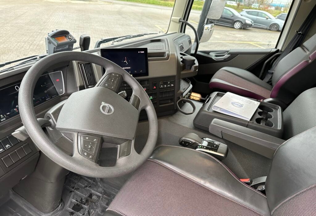2023 Volvo FM-500 6x2R Brücke