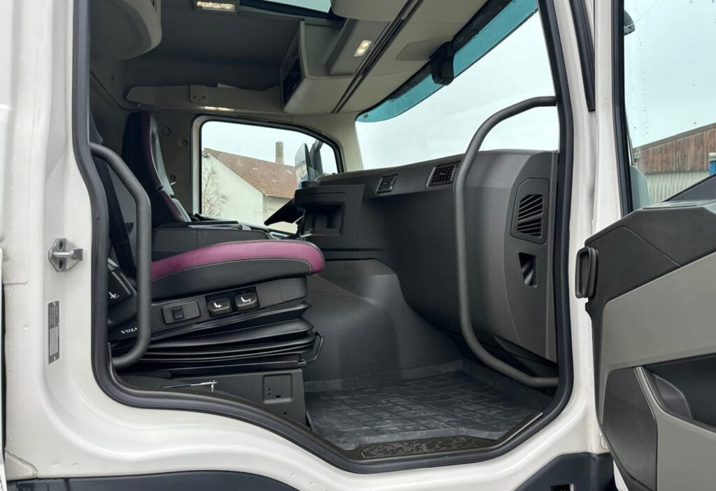 2023 Volvo FM-500 6x2R Brücke
