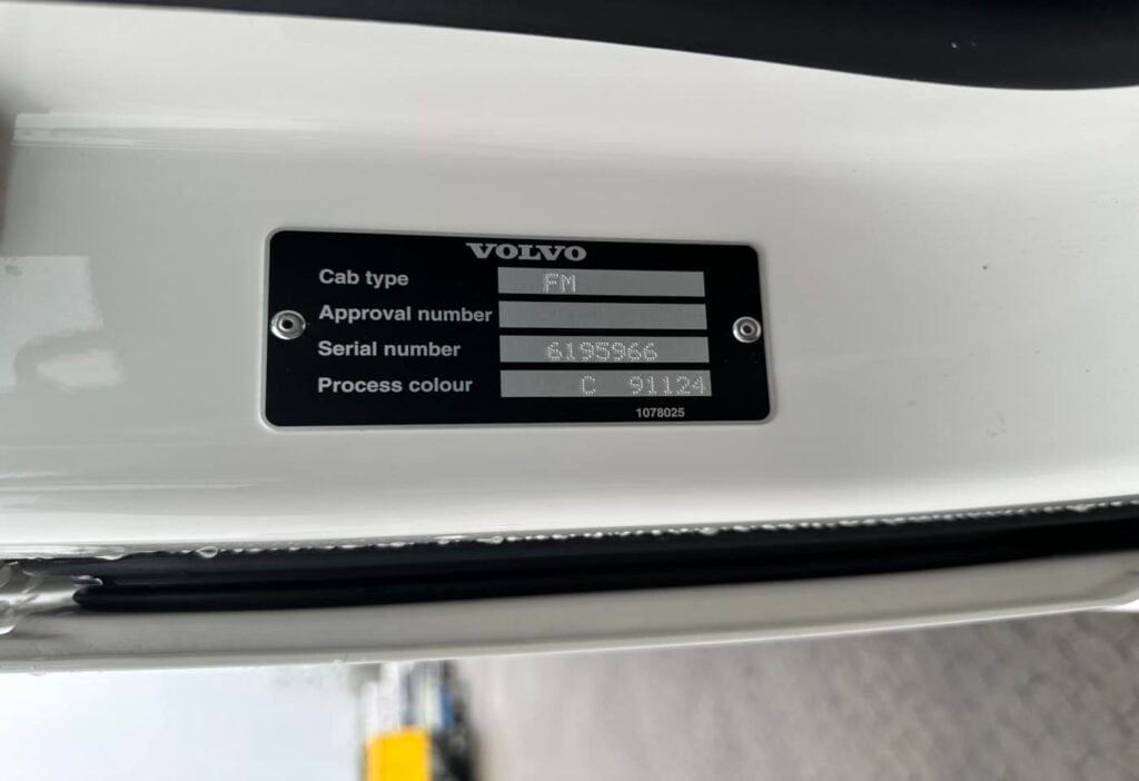 2023 Volvo FM-500 6x2R Brücke