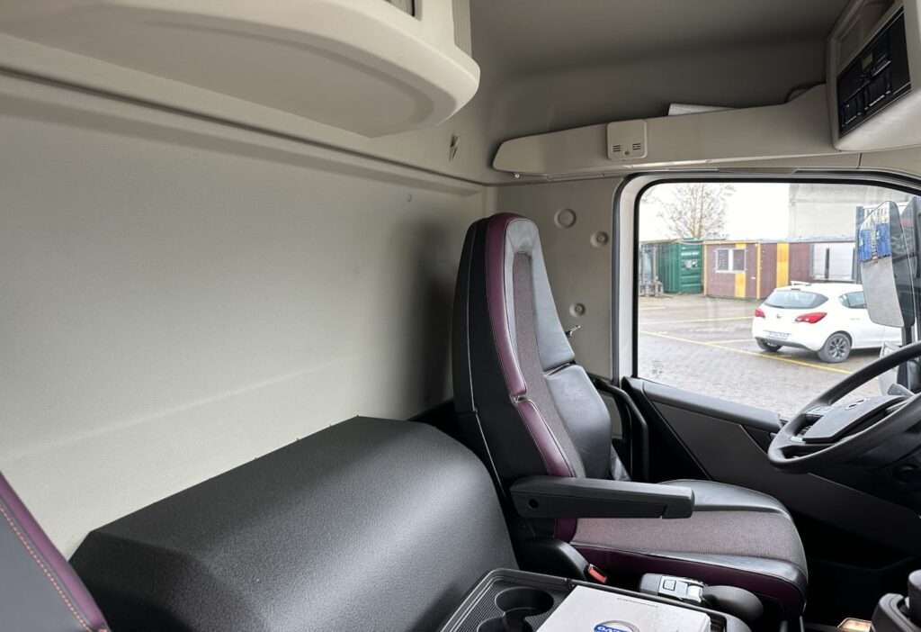 2023 Volvo FM-500 6x2R Brücke