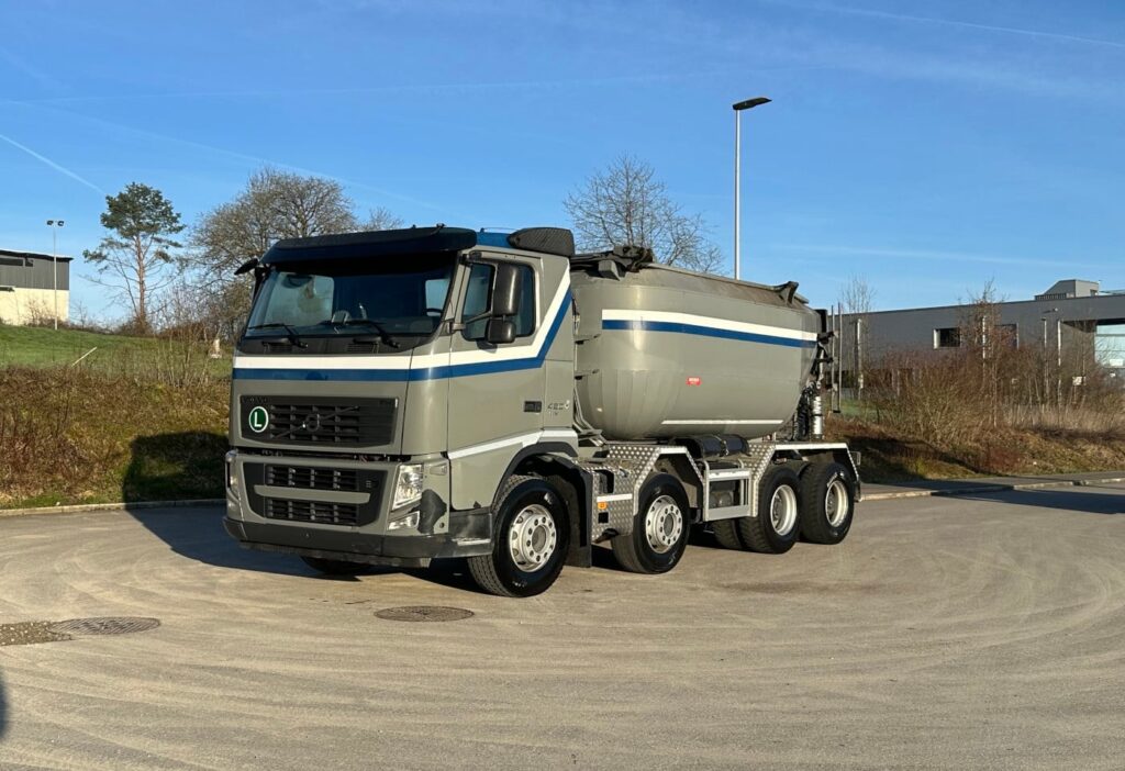2011 Volvo FH-420 8x4R Silo