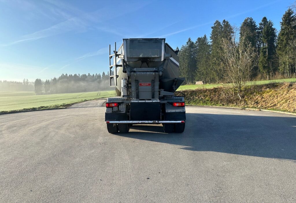2011 Volvo FH-420 8x4R Silo