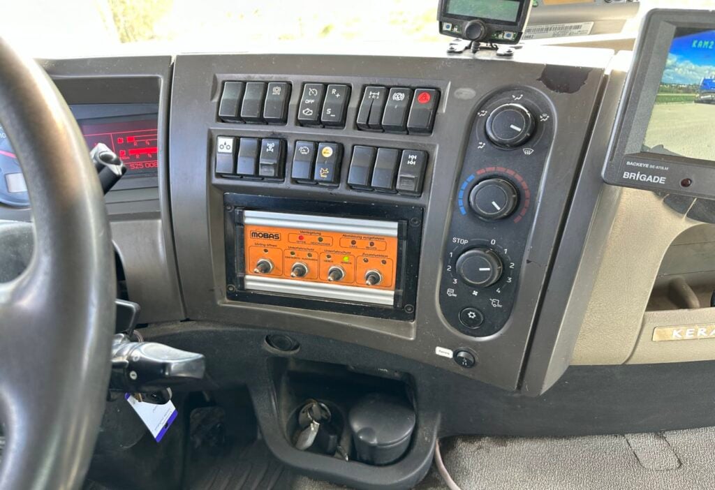 2008 Renault Kerax 450 8x4 Hakengerät