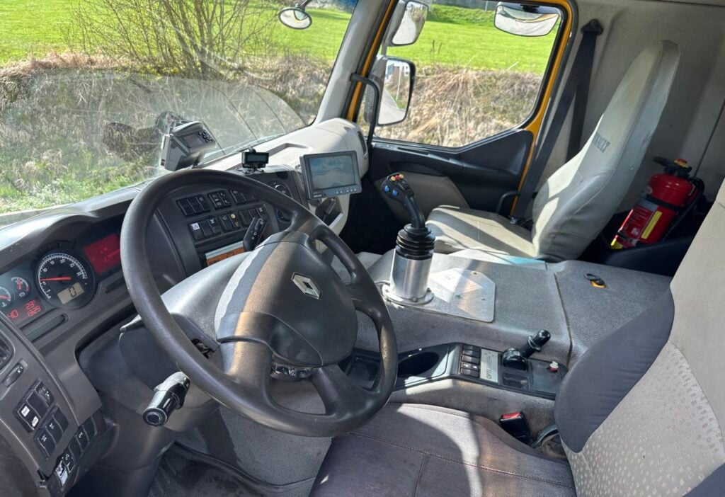 2008 Renault Kerax 450 8x4 Hakengerät