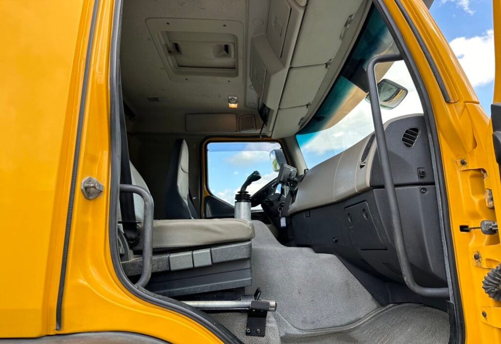 2008 Renault Kerax 450 8x4 Hakengerät