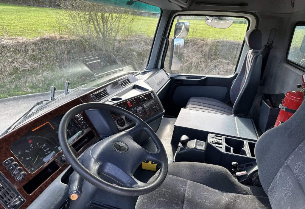2001 Mercedes-Benz Actros 3235 8x4 SWS Betonmischer/Kipper