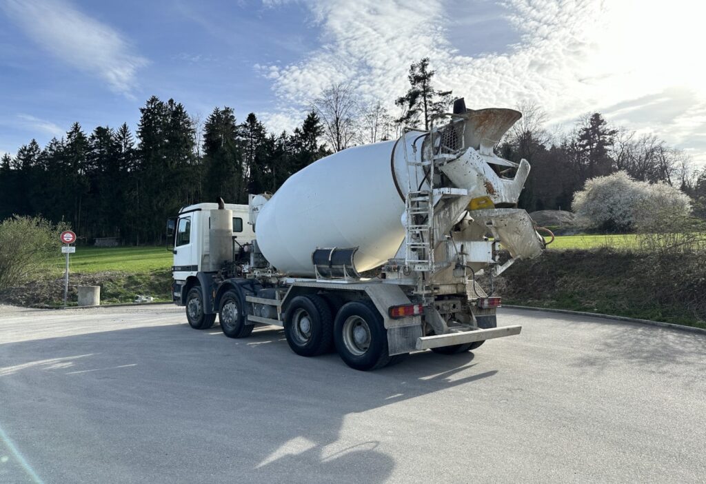 2001 Mercedes-Benz Actros 3235 8x4 SWS Betonmischer/Kipper