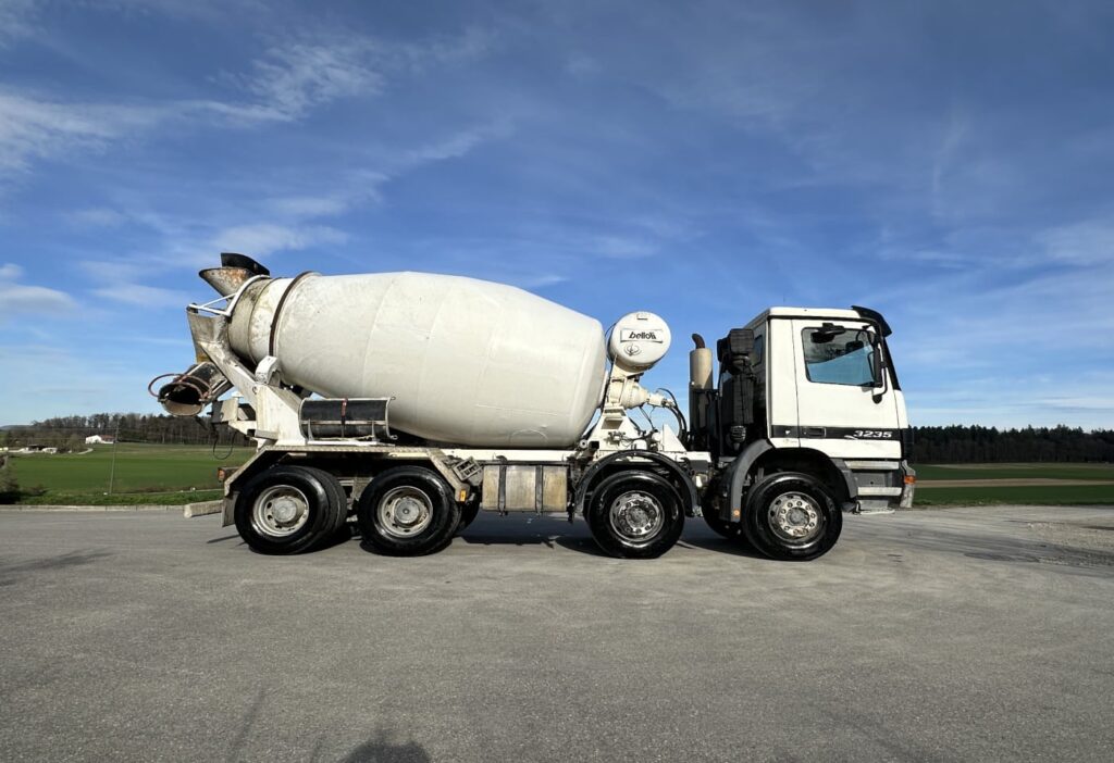 2001 Mercedes-Benz Actros 3235 8x4 SWS Betonmischer/Kipper
