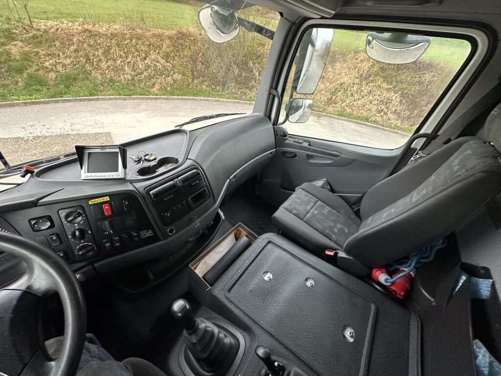 2010 Mercedes-Benz Atego 1022 4x2 Kühlkoffer mit HB