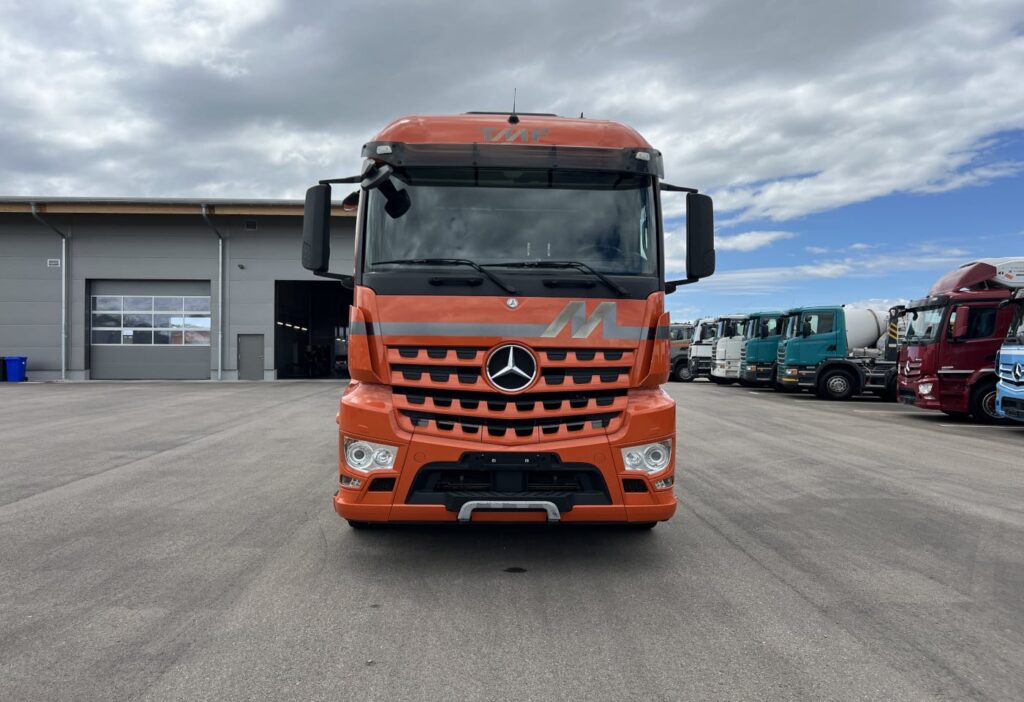 (D) 2015 MB-Arocs 3245 8x2 Haken