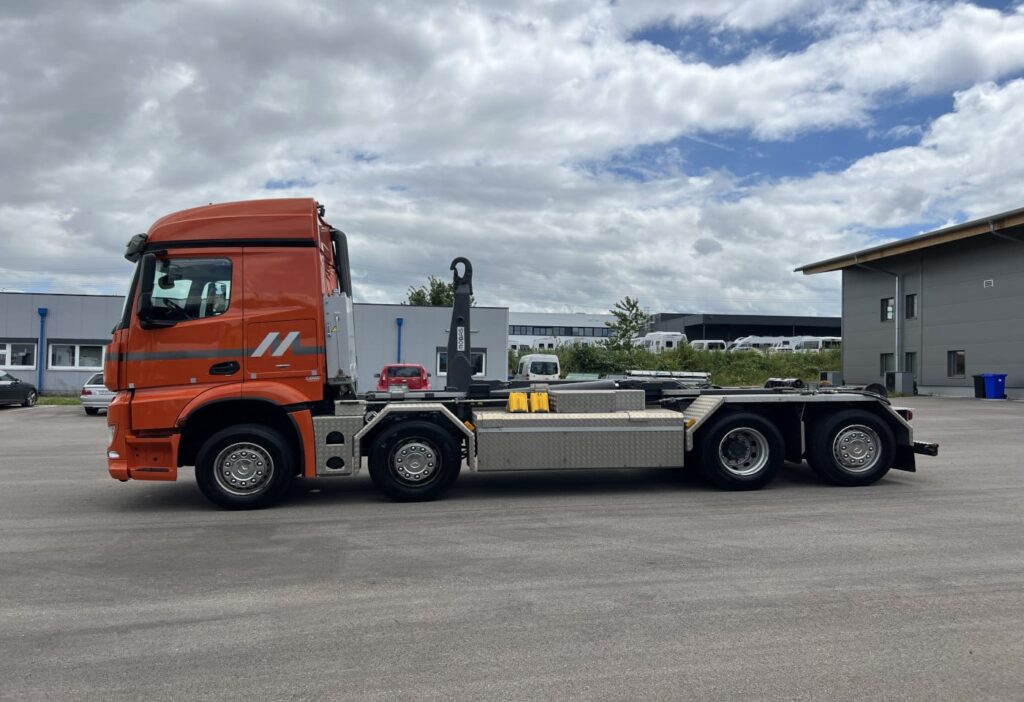 (D) 2015 MB-Arocs 3245 8x2 Haken