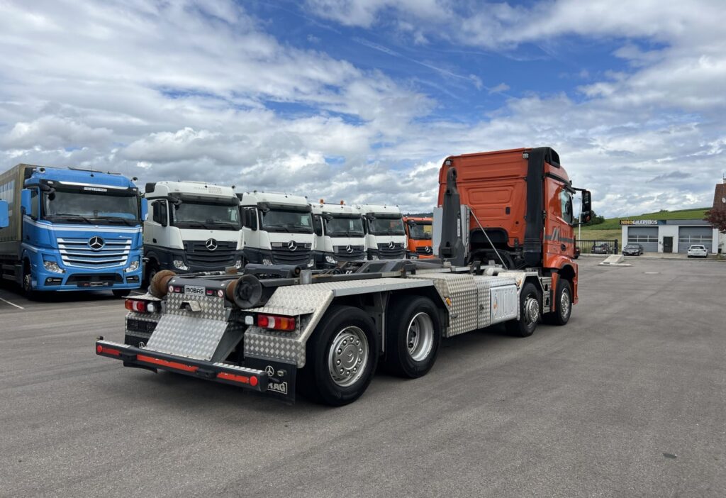 (D) 2015 MB-Arocs 3245 8x2 Haken