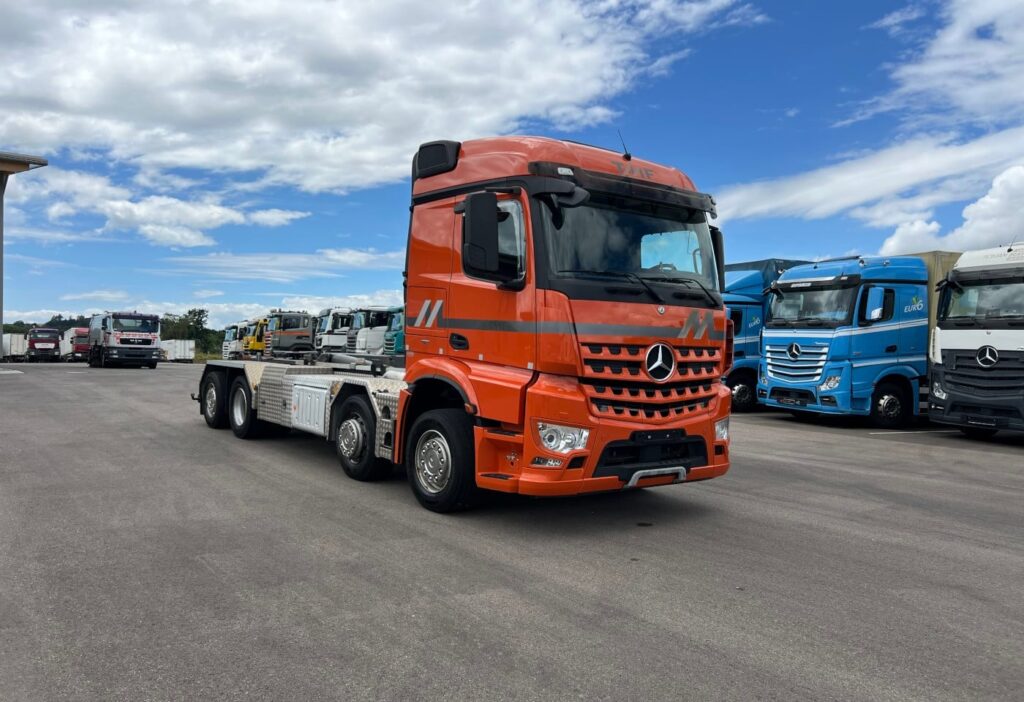 (D) 2015 MB-Arocs 3245 8x2 Haken
