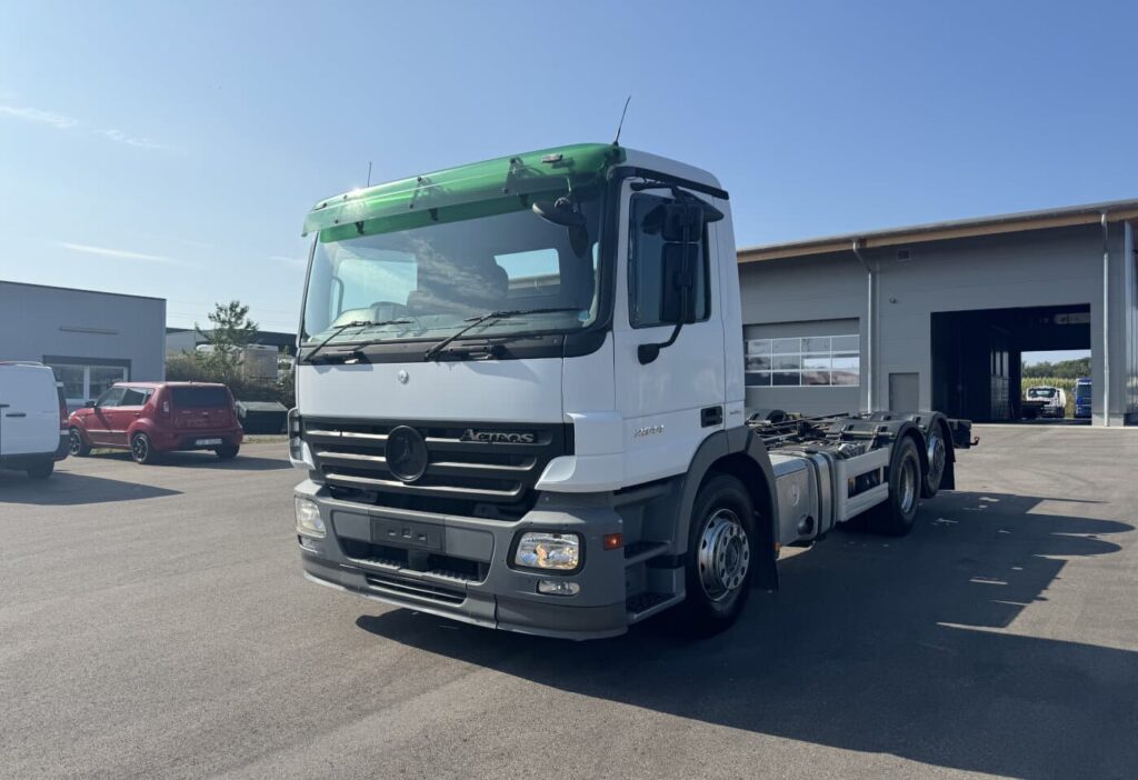 (D) 2006 Mercedes-Benz Actros 2544 Chassis-Kabine