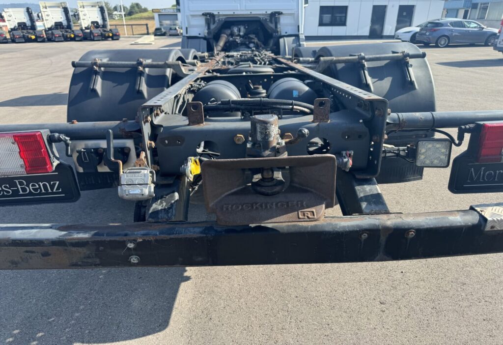 (D) 2006 Mercedes-Benz Actros 2544 Chassis-Kabine