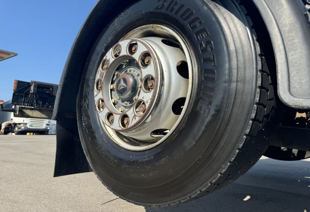 (D) 2006 Mercedes-Benz Actros 2544 Chassis-Kabine