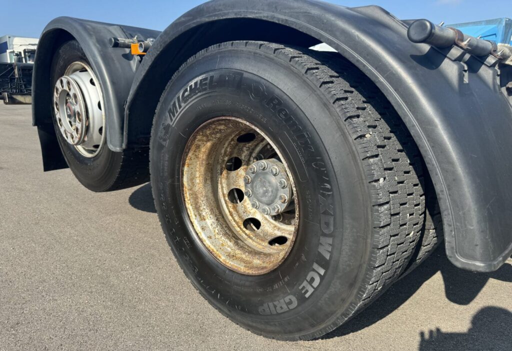 (D) 2006 Mercedes-Benz Actros 2544 Chassis-Kabine