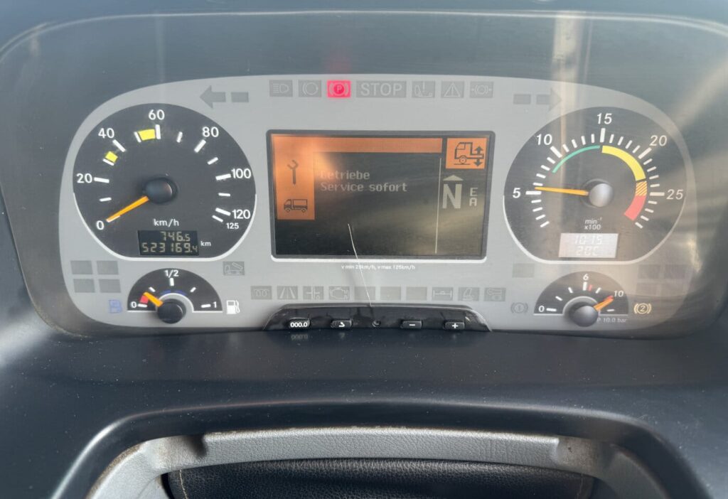 (D) 2006 Mercedes-Benz Actros 2544 Chassis-Kabine
