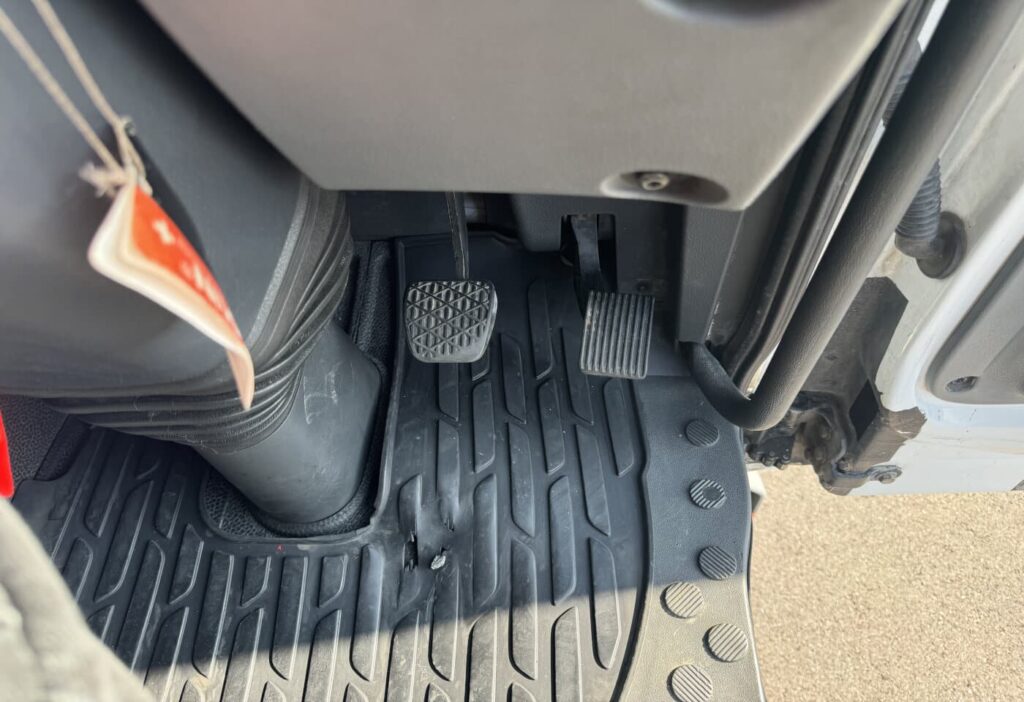 (D) 2006 Mercedes-Benz Actros 2544 Chassis-Kabine
