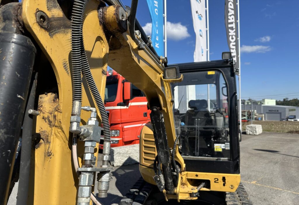 2019 Caterpillar 302.7D CR Minibagger