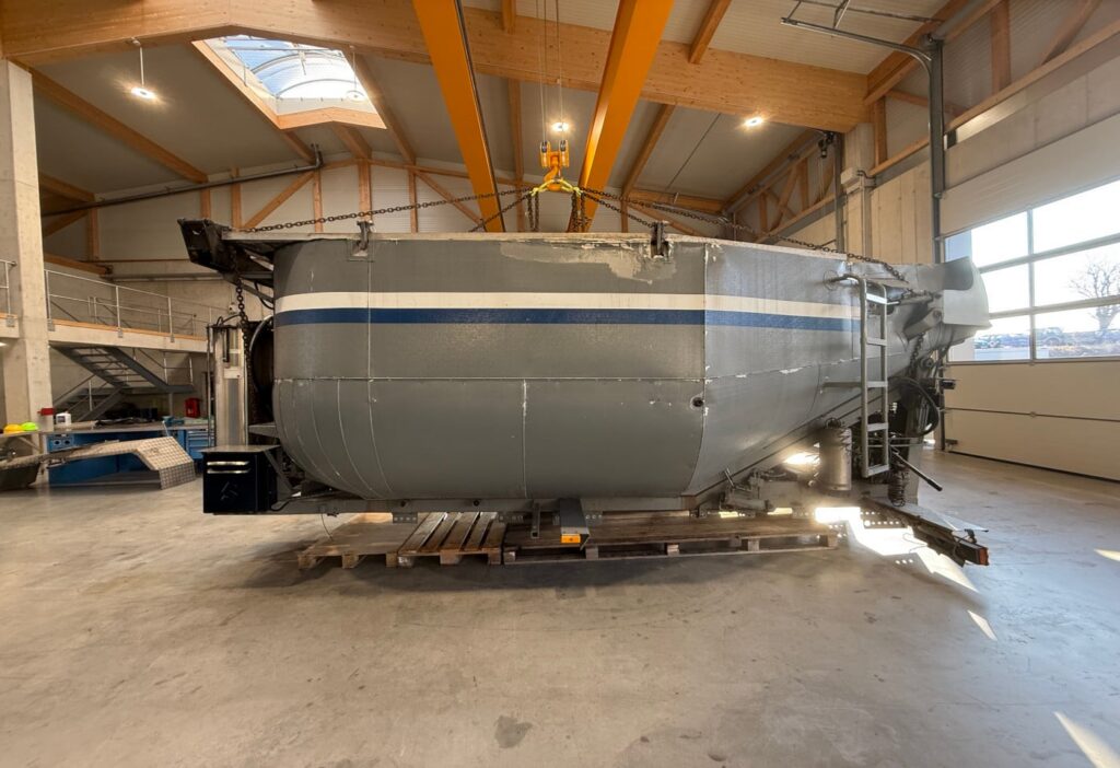 2011 Peter Betonsilo isoliert mit Deckel