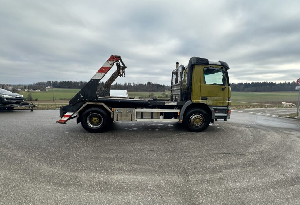 2000 mercedes-Benz Actros 1835-Welaki