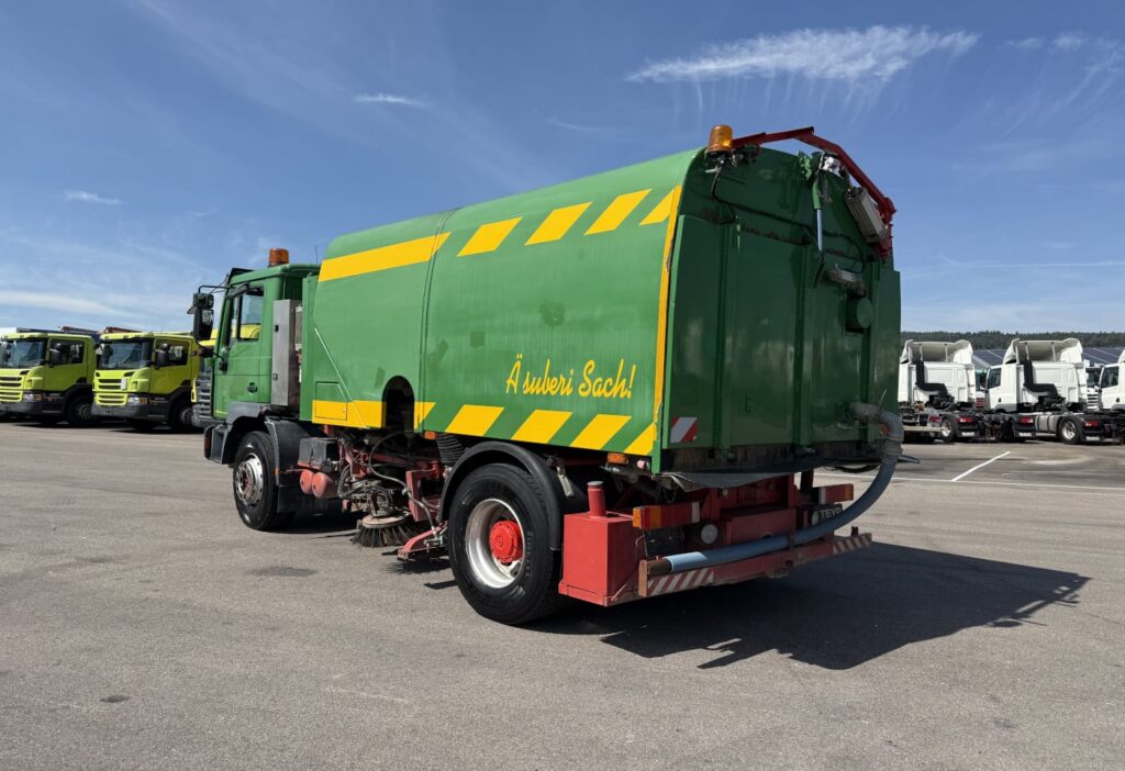2002 Steyr 18.285 M39 Kehrmaschine