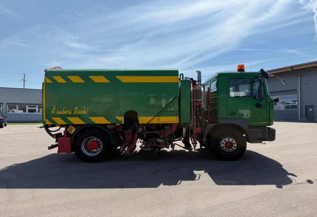 2002 Steyr 18.285 M39 Kehrmaschine