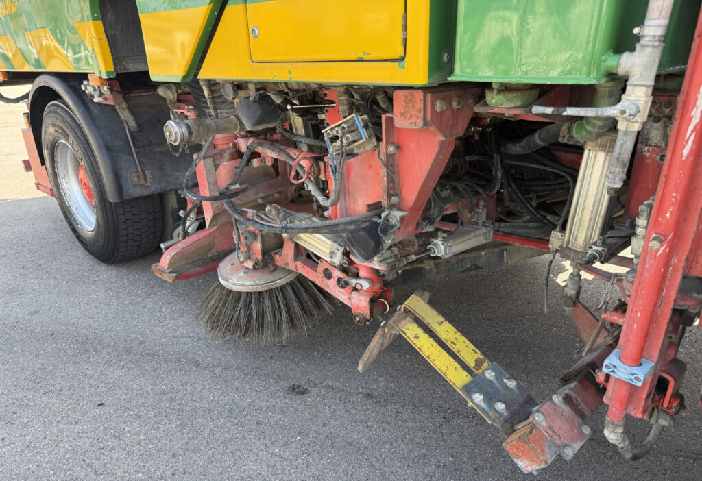 2002 Steyr 18.285 M39 Kehrmaschine