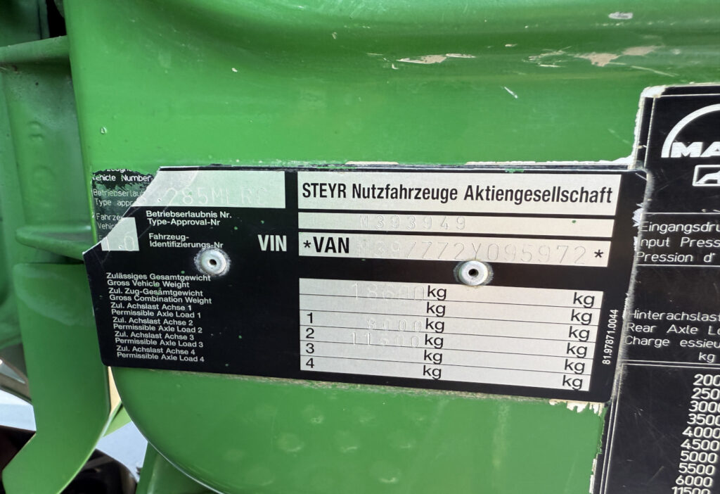 2002 Steyr 18.285 M39 Kehrmaschine