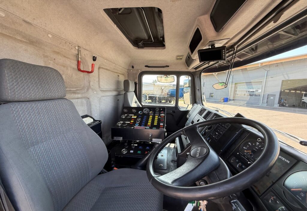 2002 Steyr 18.285 M39 Kehrmaschine