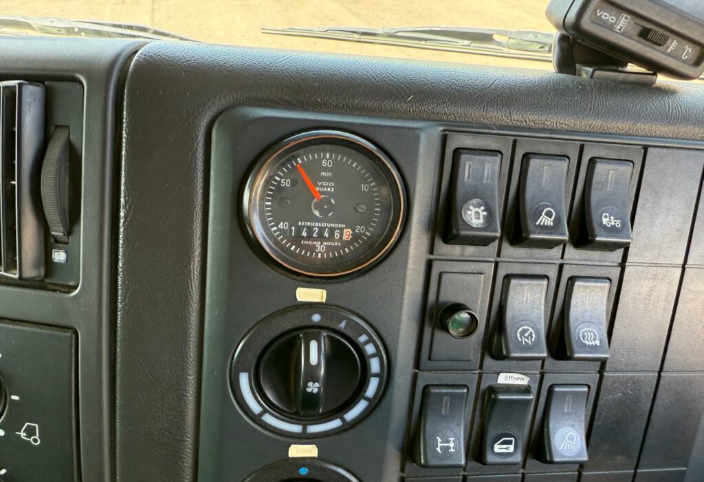 2002 Steyr 18.285 M39 Kehrmaschine