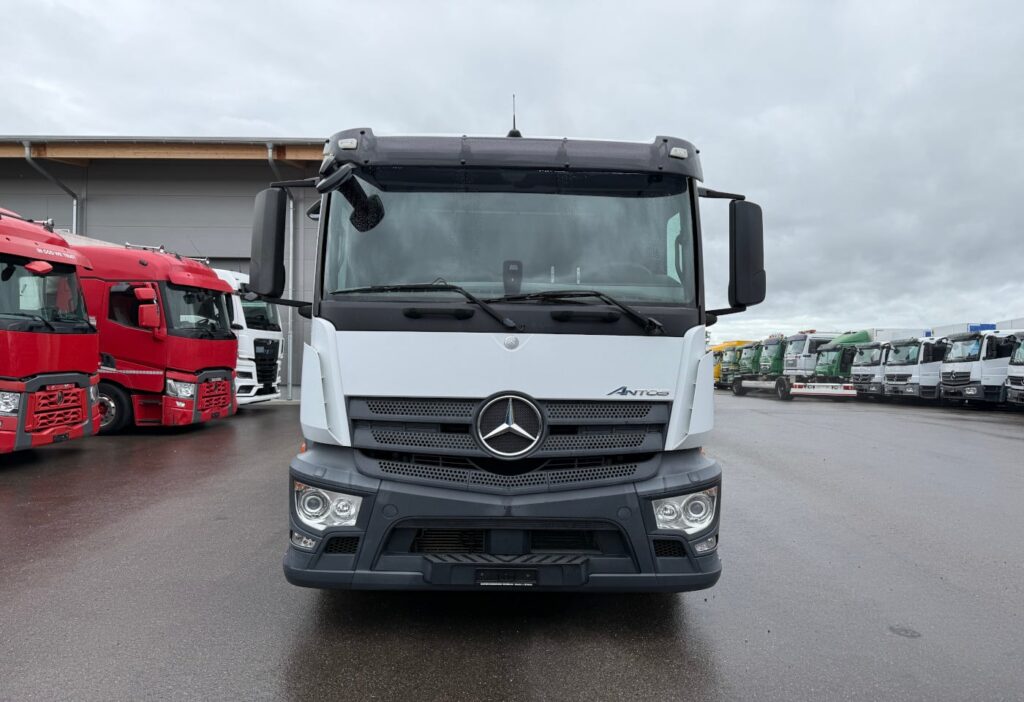 2013 Mercedes-Benz Antos 1843 4x2 ADR