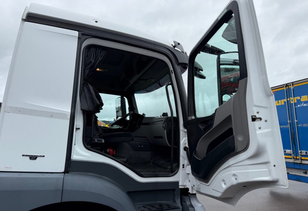 2013 Mercedes-Benz Antos 1843 4x2 ADR
