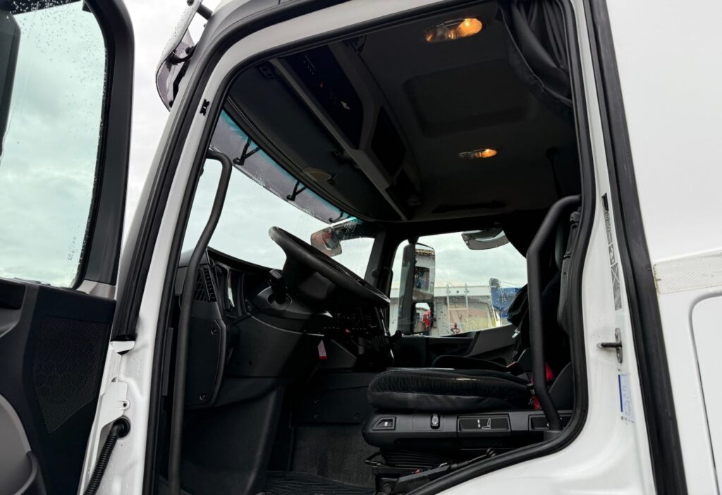 2013 Mercedes-Benz Antos 1843 4x2 ADR