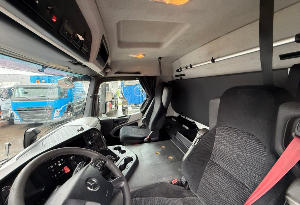 2013 Mercedes-Benz Antos 1843 4x2 ADR