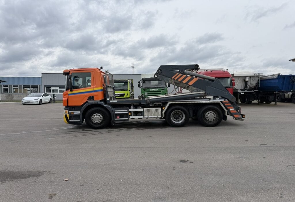 2014 Scania P360 LB 6x2*4 UT Gigant