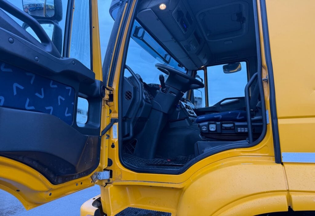 2012 Iveco 410T50-5 Trakker 10x4 Fahrgestell