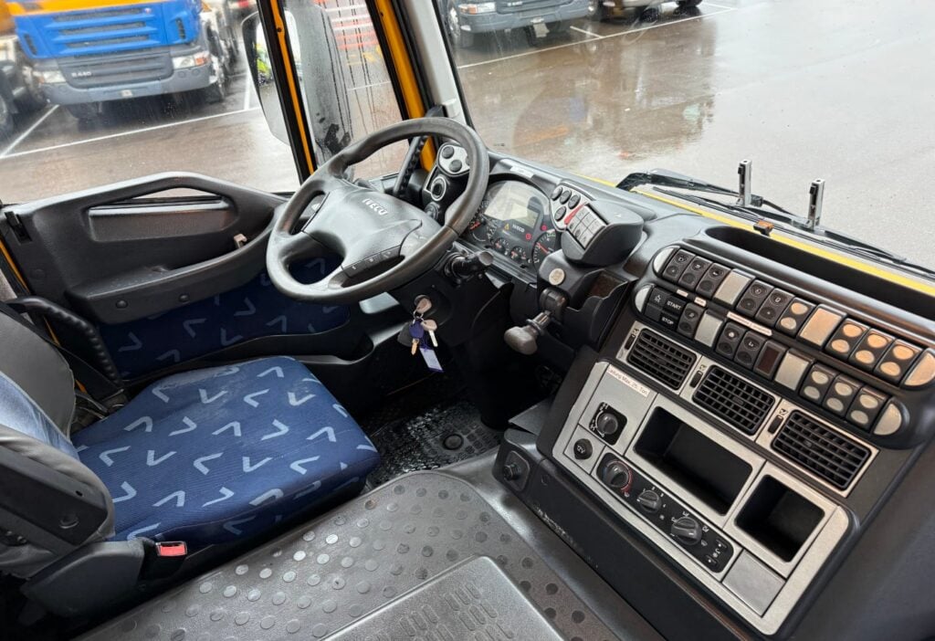 2012 Iveco 410T50-5 Trakker 10x4 Fahrgestell