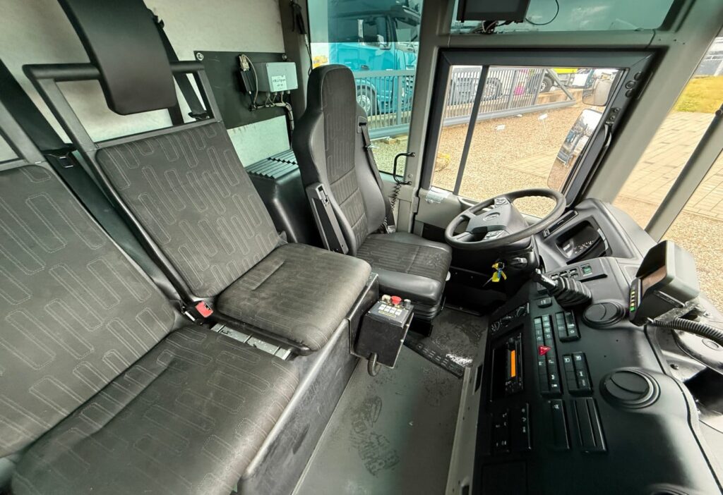 2015 Mercedes-Benz Econic 2635 6x2*4 Stummer